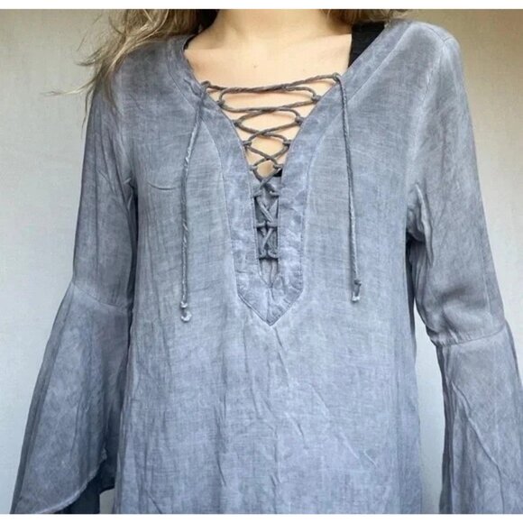 Rock And Republic Women's Flowy Longsleeve Size Medium Top With Bell Sleeves - Picture 1 of 13